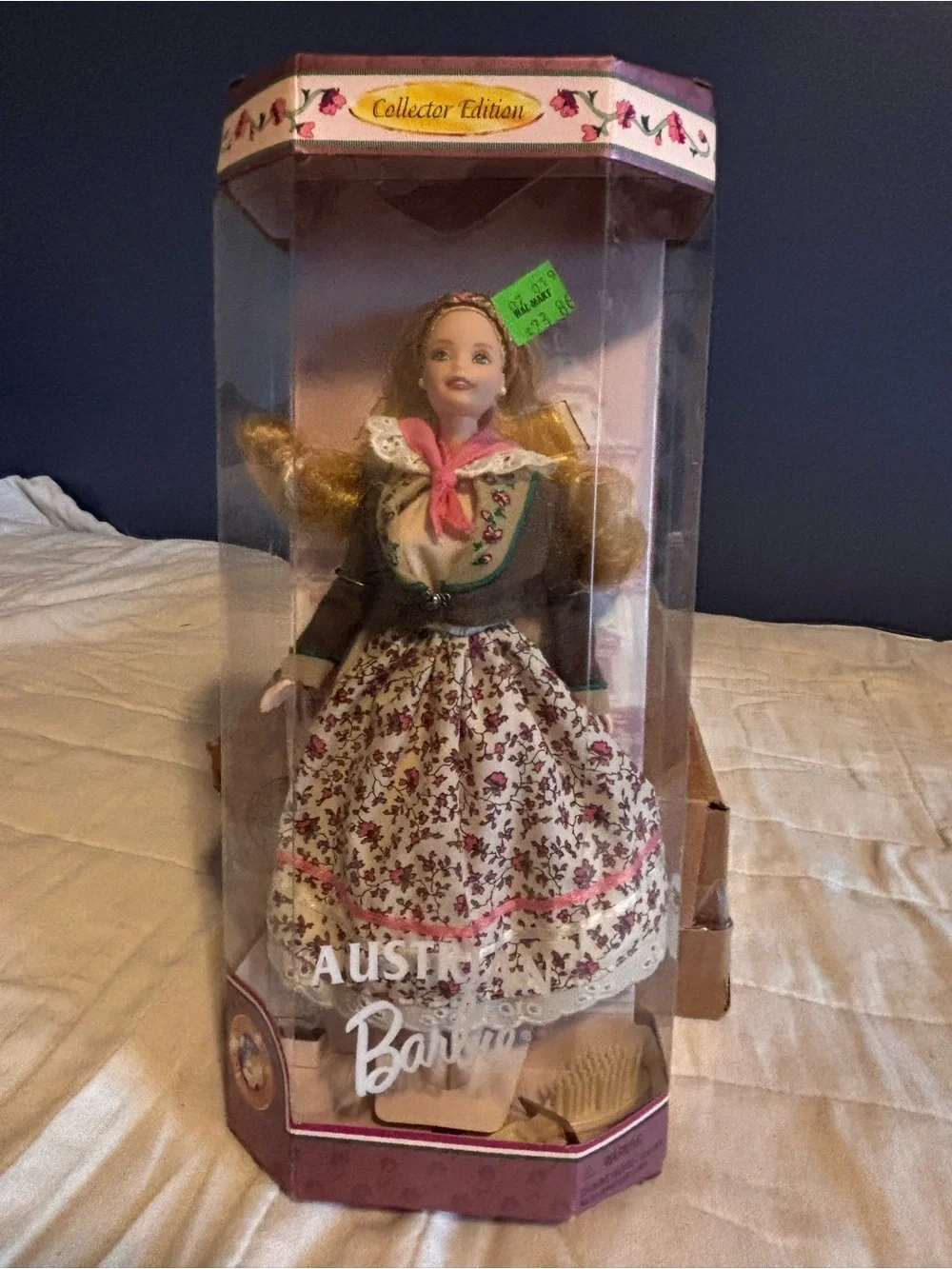 1998 Austrian Barbie. Dolls Around The World Collection. NRFB.